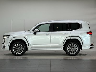 TOYOTA LAND CRUISER 300 - 7