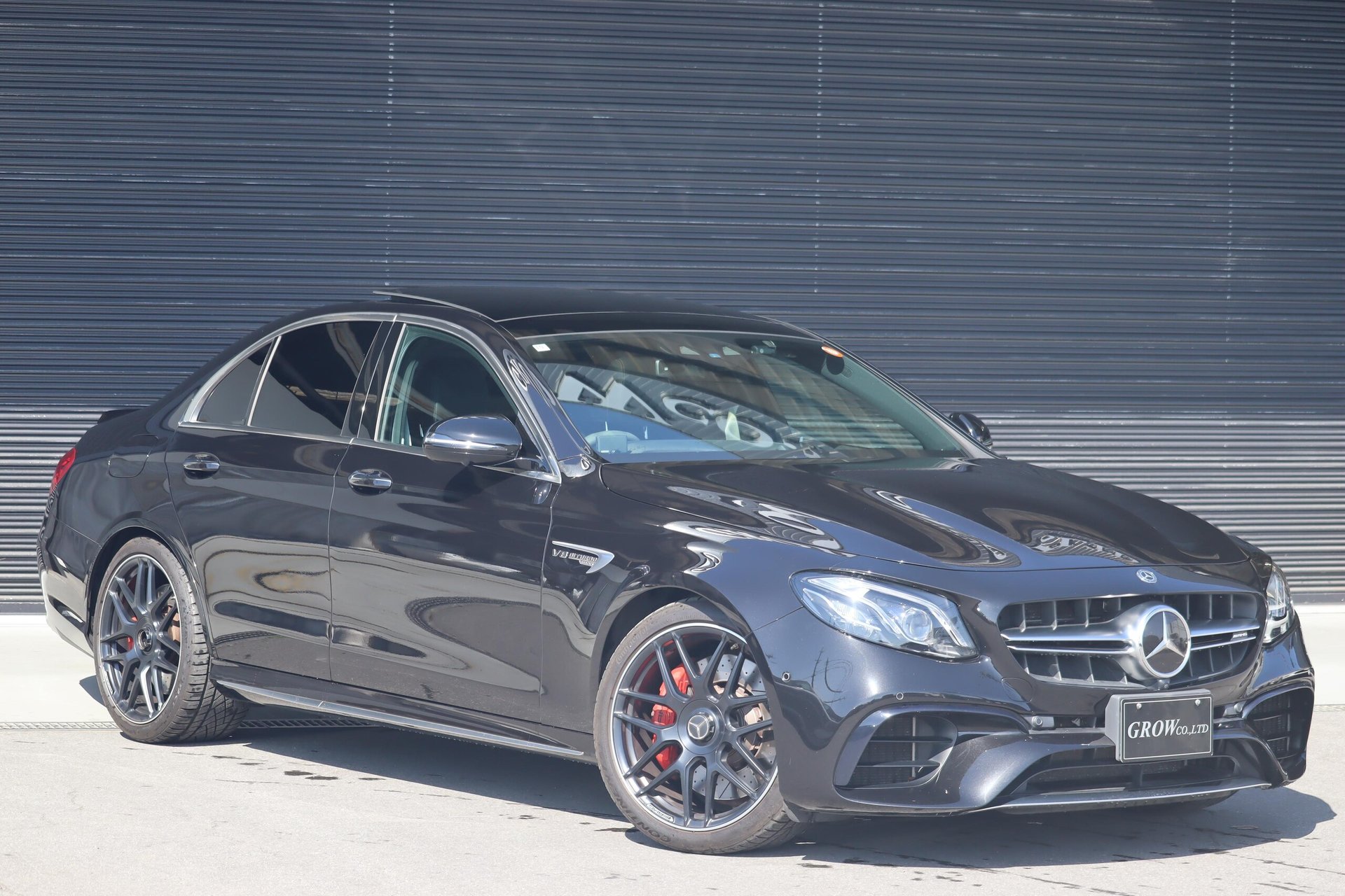 MERCEDES-BENZ E-CLASS AMG - View 1