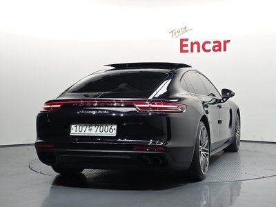 PORSCHE PANAMERA - 3