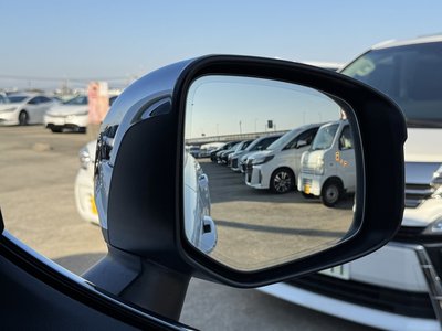 TOYOTA LAND CRUISER 300 - 8