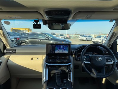 TOYOTA LAND CRUISER 300 - 3