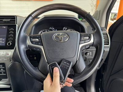 TOYOTA LAND CRUISER PRADO - 7