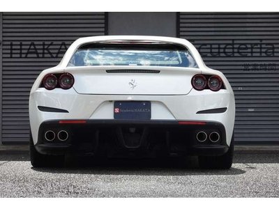 2018 Ferrari GTC4 LUSSO photo 2