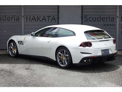 2018 Ferrari GTC4 LUSSO photo 7