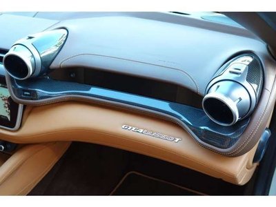 2018 Ferrari GTC4 LUSSO thumbnail 22