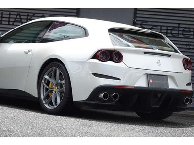 2018 Ferrari GTC4 LUSSO photo 8