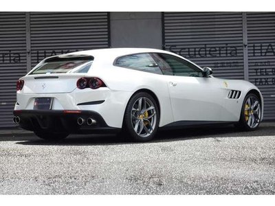 2018 Ferrari GTC4 LUSSO photo 10