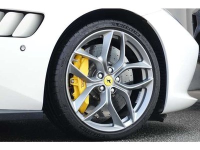 2018 Ferrari GTC4 LUSSO thumbnail 13