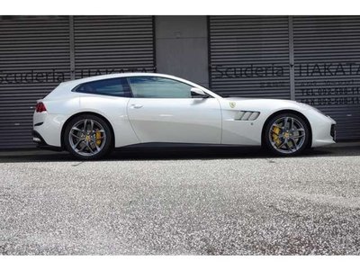2018 Ferrari GTC4 LUSSO thumbnail 12