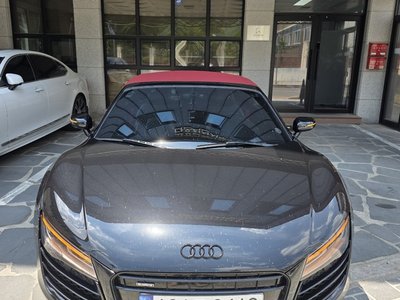 AUDI R8 - 1