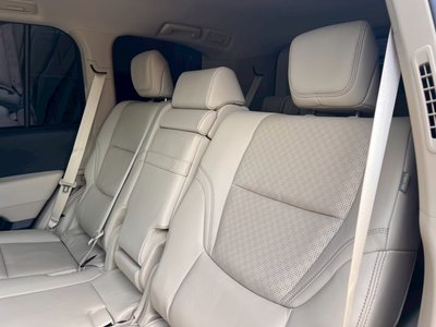 صورة مصغرة 47 لـ 2023 Toyota LAND CRUISER 300