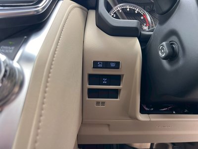 صورة مصغرة 67 لـ 2023 Toyota LAND CRUISER 300