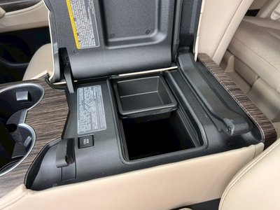 صورة مصغرة 45 لـ 2023 Toyota LAND CRUISER 300