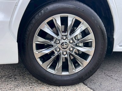 TOYOTA LAND CRUISER 300 - 5