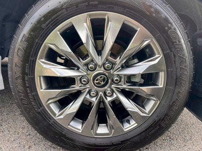 صورة مصغرة 36 لـ 2023 Toyota LAND CRUISER 300