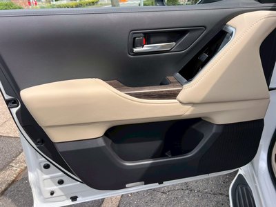 صورة مصغرة 35 لـ 2023 Toyota LAND CRUISER 300