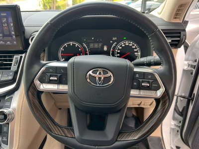 صورة مصغرة 62 لـ 2023 Toyota LAND CRUISER 300