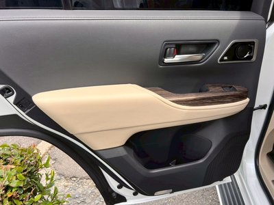 صورة مصغرة 44 لـ 2023 Toyota LAND CRUISER 300
