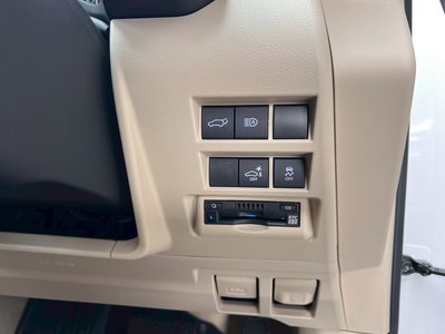 صورة مصغرة 66 لـ 2023 Toyota LAND CRUISER 300