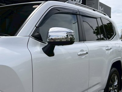 TOYOTA LAND CRUISER 300 - 9