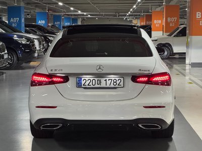 MERCEDES-BENZ E-CLASS - 3