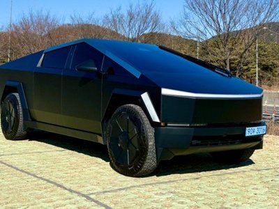 TESLA CYBERTRUCK - 3