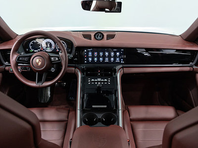 PORSCHE PANAMERA - 4