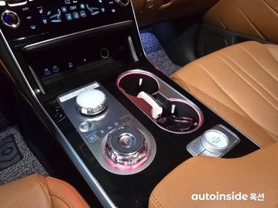 صورة 9 لـ 2025 Genesis GV80