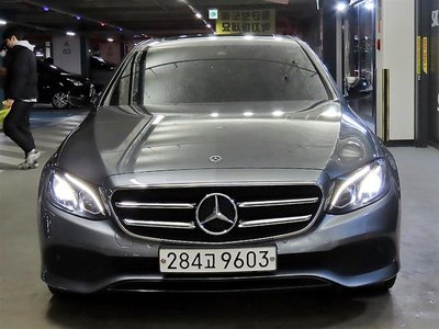 MERCEDES-BENZ E-CLASS - 1