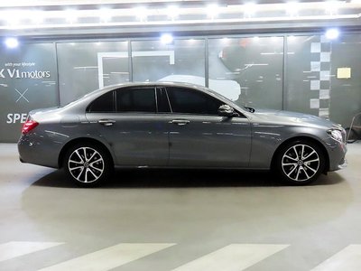 MERCEDES-BENZ E-CLASS - 2