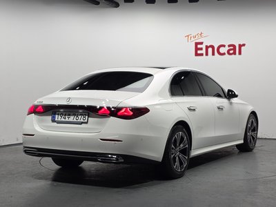 MERCEDES-BENZ E-CLASS - 4