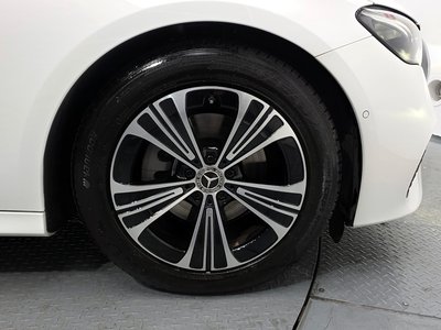 MERCEDES-BENZ E-CLASS - 6