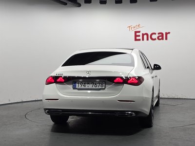 MERCEDES-BENZ E-CLASS - 3