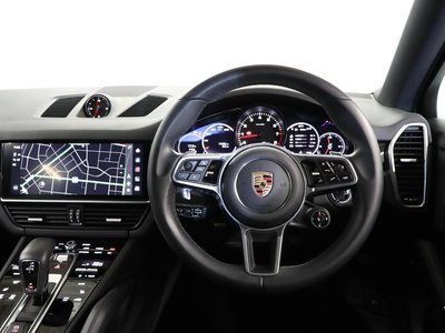 PORSCHE CAYENNE COUPE - 8