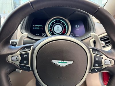 2017 Aston Martin DB11 照片 22