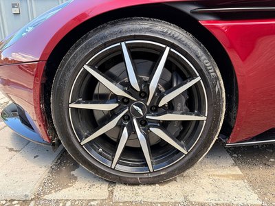 2017 Aston Martin DB11 照片 44