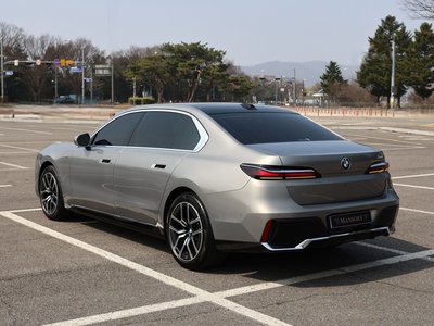 BMW 7 SERIES - 2