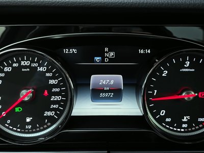 MERCEDES-BENZ E-CLASS - 8