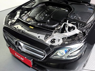 MERCEDES-BENZ E-CLASS - 7