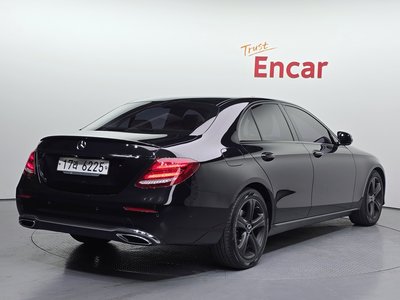 MERCEDES-BENZ E-CLASS - 4