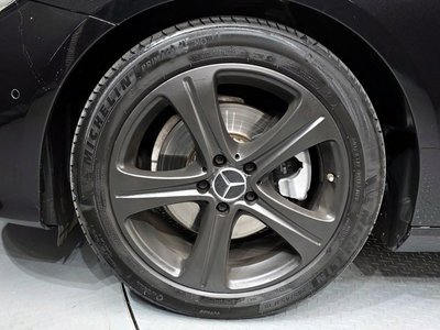 MERCEDES-BENZ E-CLASS - 6