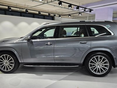 2025 Mercedes-BENZ GLS photo 8
