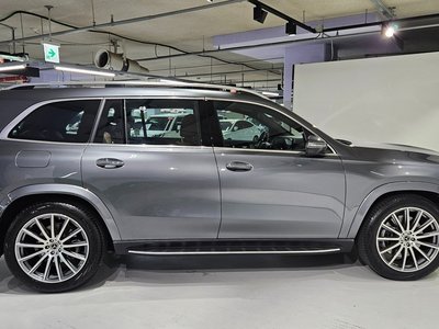 2025 Mercedes-BENZ GLS photo 9