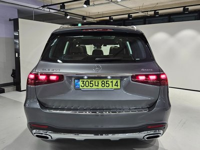 2025 Mercedes-BENZ GLS photo 5