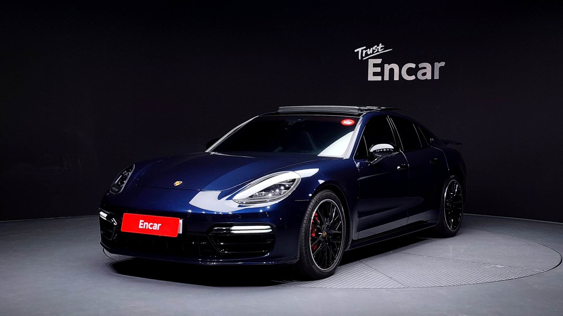 PORSCHE PANAMERA - View 1