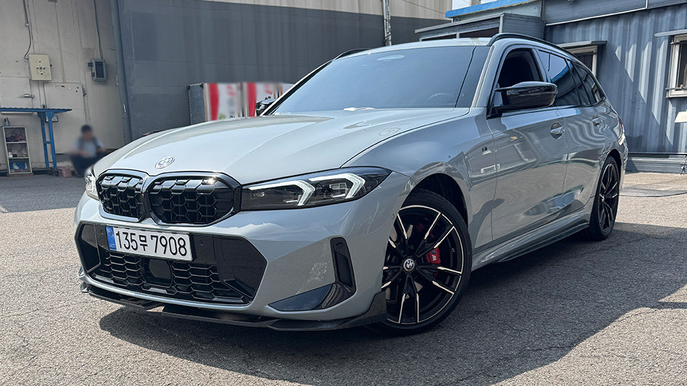 BMW 3 SERIES - View 1