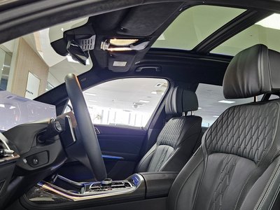 صورة 10 لـ 2026 BMW X7