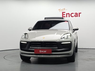 صورة 2 لـ 2023 Porsche MACAN