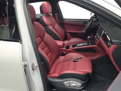 صورة مصغرة 16 لـ 2023 Porsche MACAN