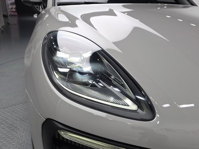 صورة 9 لـ 2023 Porsche MACAN